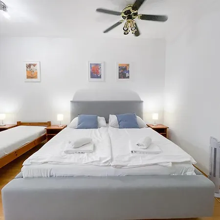 Penzion Portus Πανσιόν Μπρατισλάβα