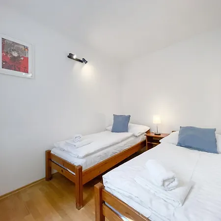 Πανσιόν Penzion Portus 3*